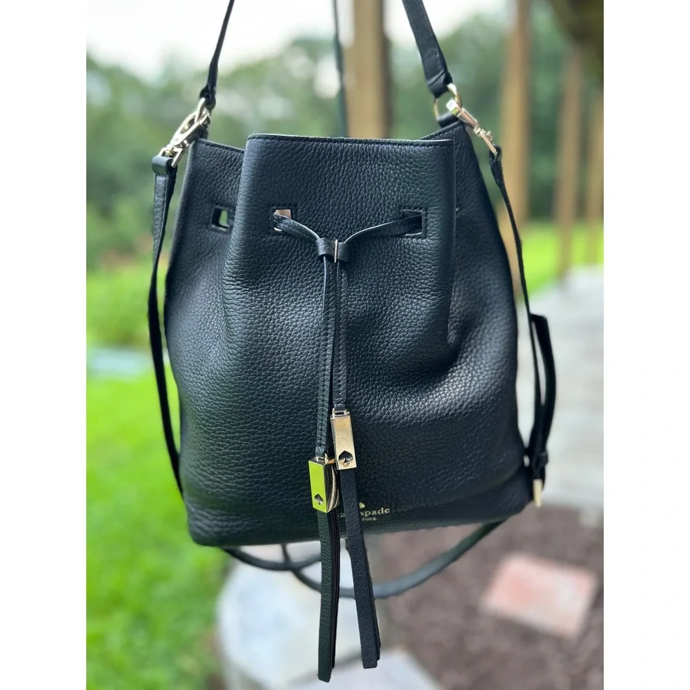 Kate Spade Grey Street Cooper Bucket Bag Black Pebbled Leather Crossbody